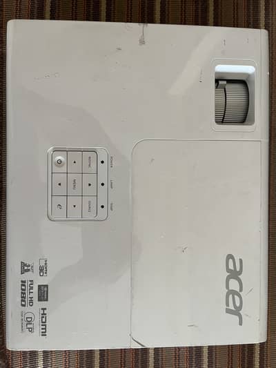 Acer H6510BD DLP Projector - Full HD 1080p 3D (Slightly Used)