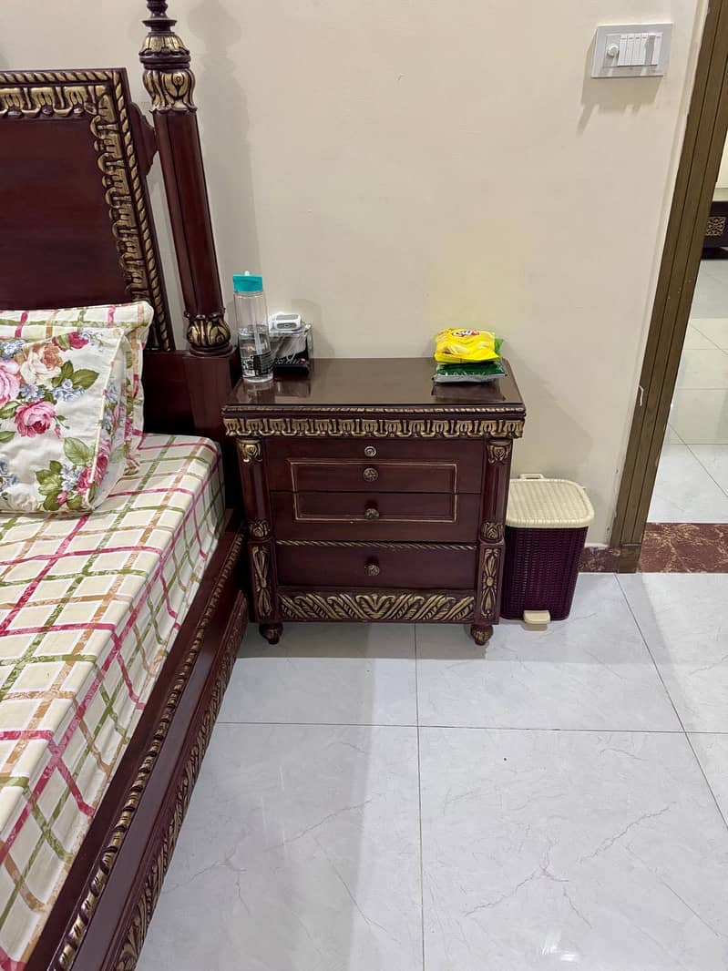bed dressing tabel ,side table 4