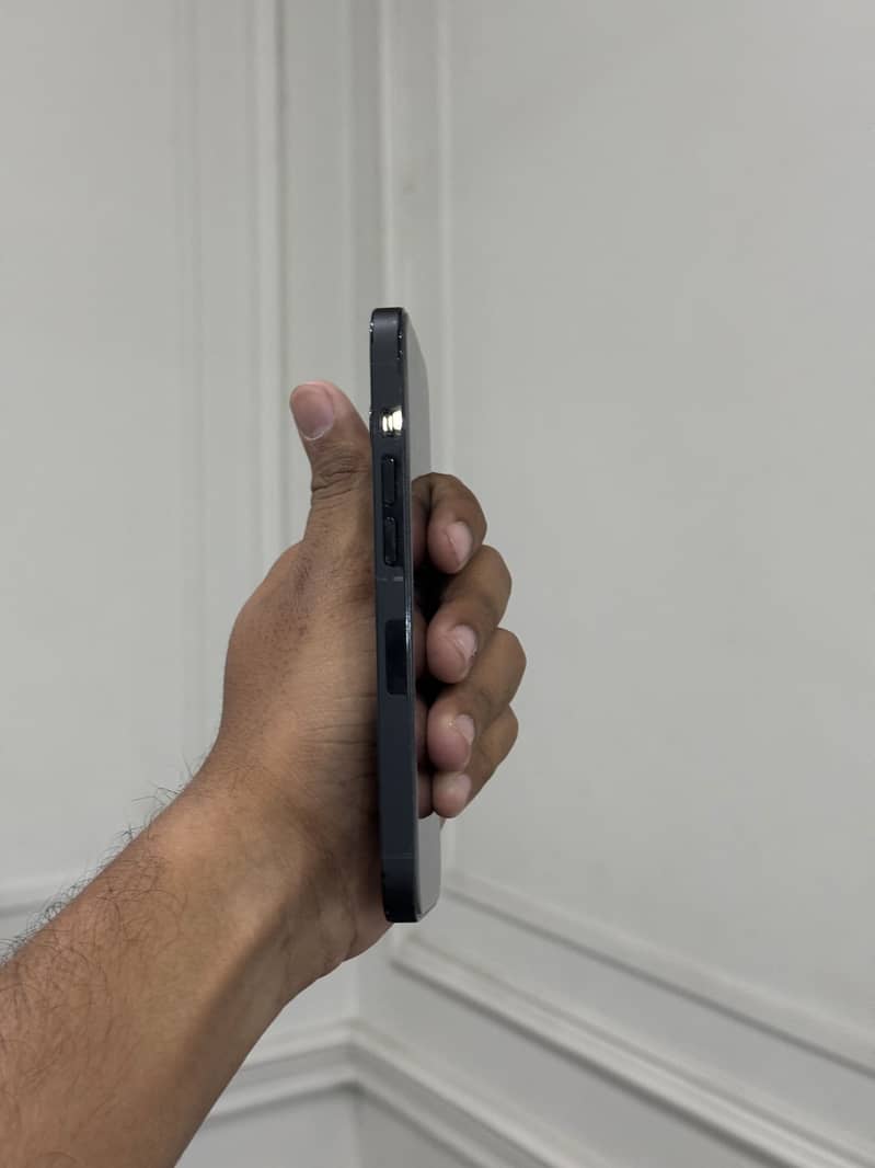 iPhone 14 pro 4