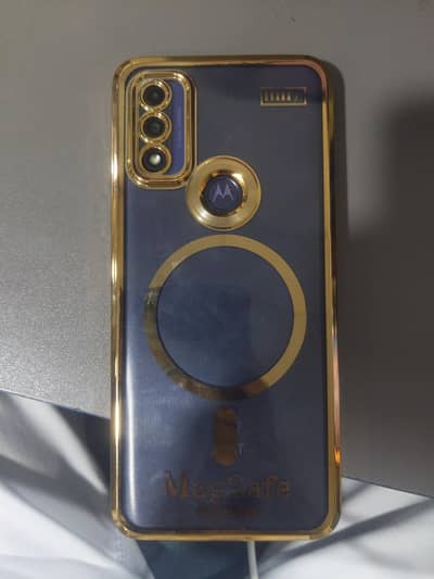 moto 4 / 32