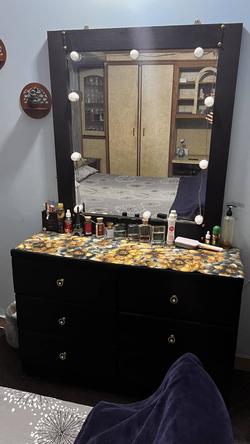 Beautiful black dressing table 2