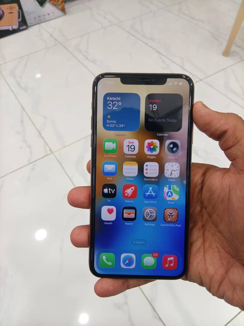 iPhone 11 Pro Max 4