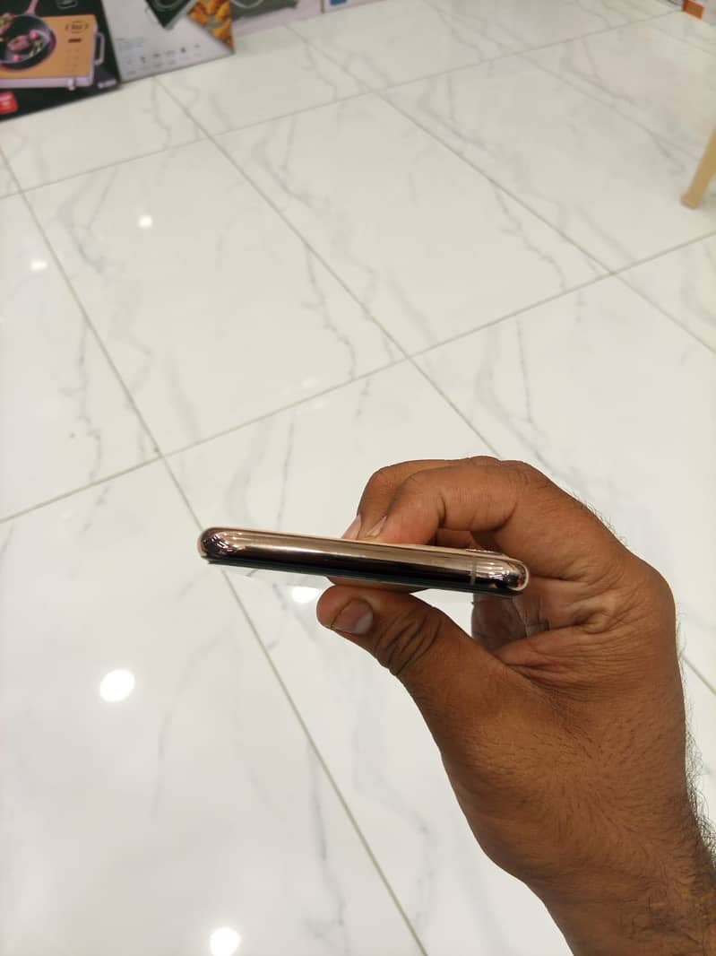 iPhone 11 Pro Max 5