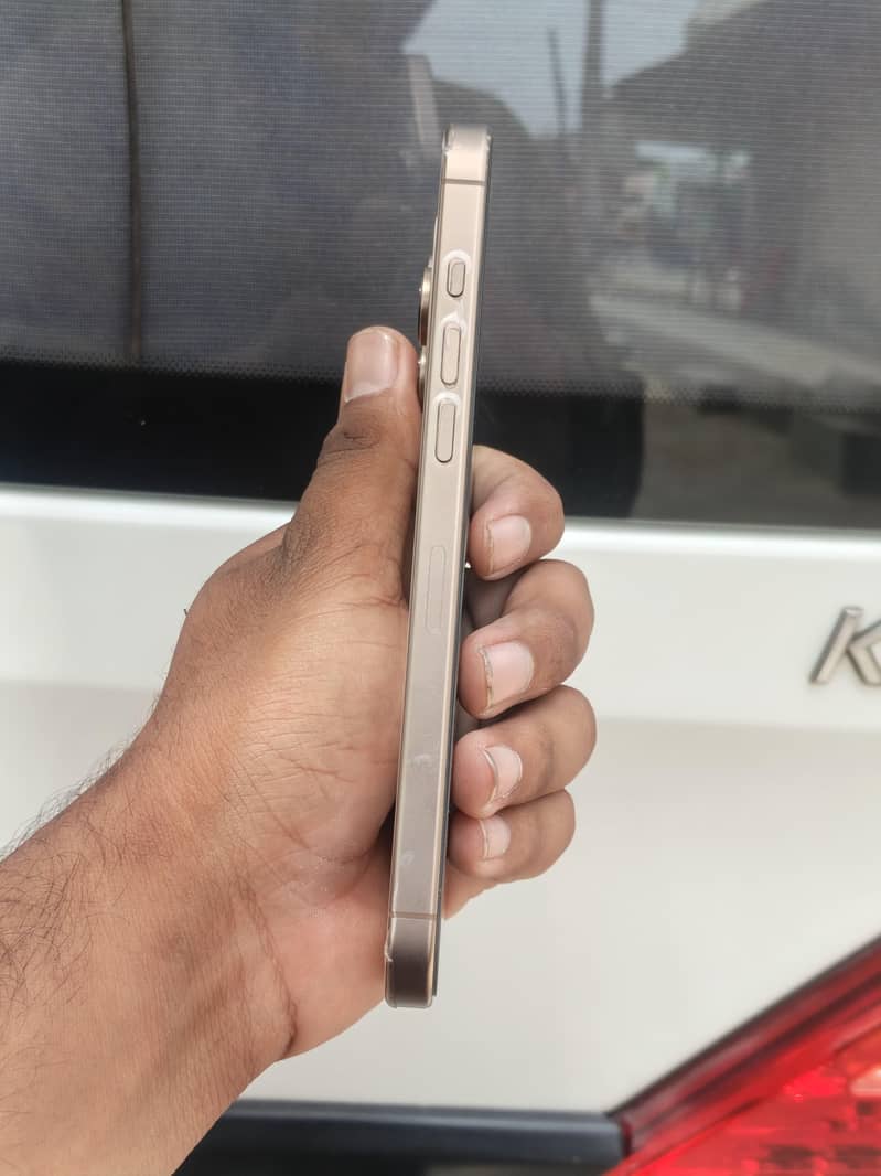 iphone 16 pro max 2