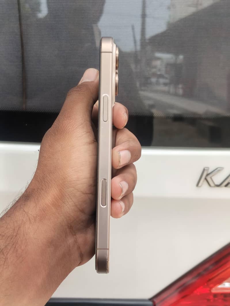iphone 16 pro max 3