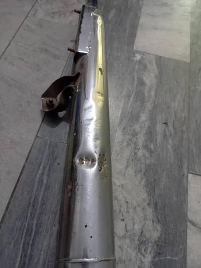 17 model genuine Honda silencer condition rough hai but sound Acha hai