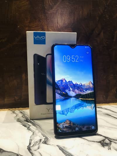 Vivo y 93 3/32 gb in Mint condition.