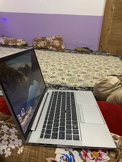 Hp Elite book 845 G8  AMD Ryzen 5  pro 5650U with Radeon Graphics