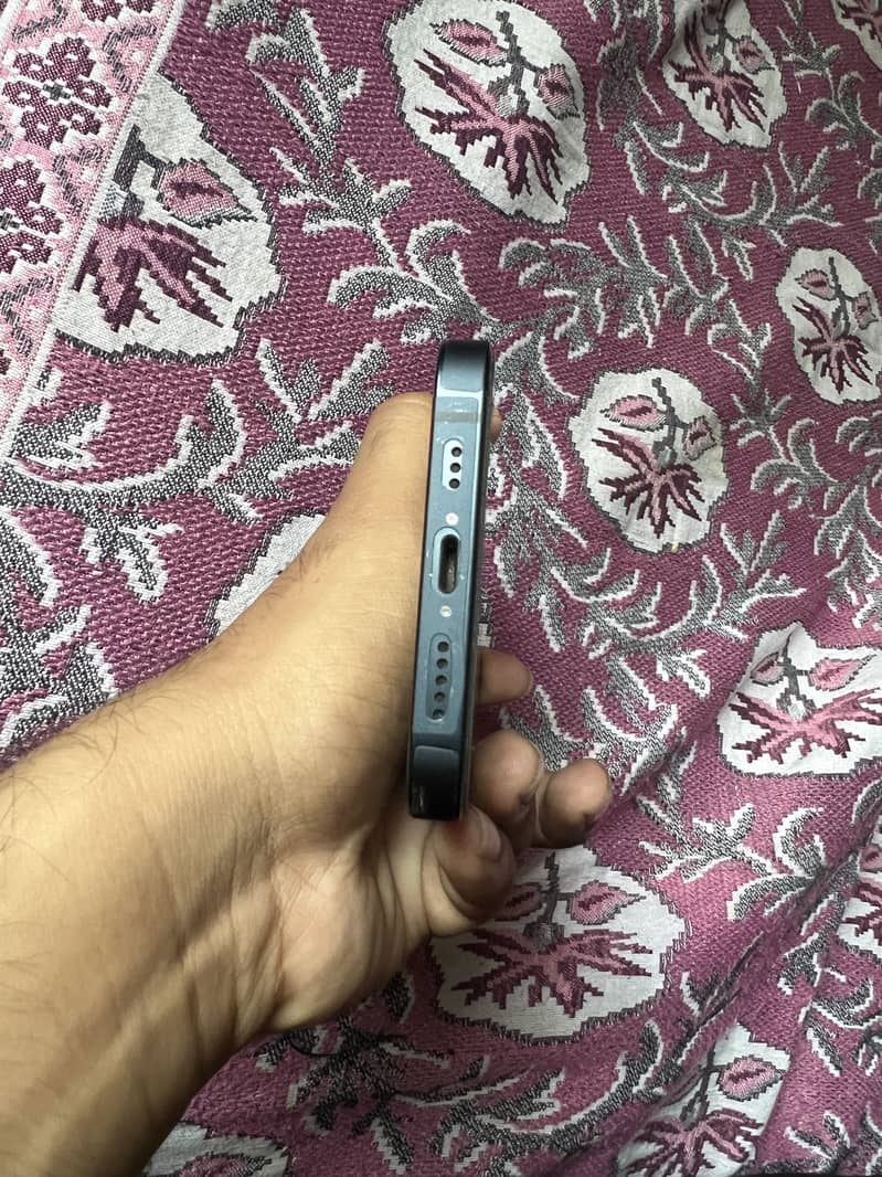 Iphone 13 4