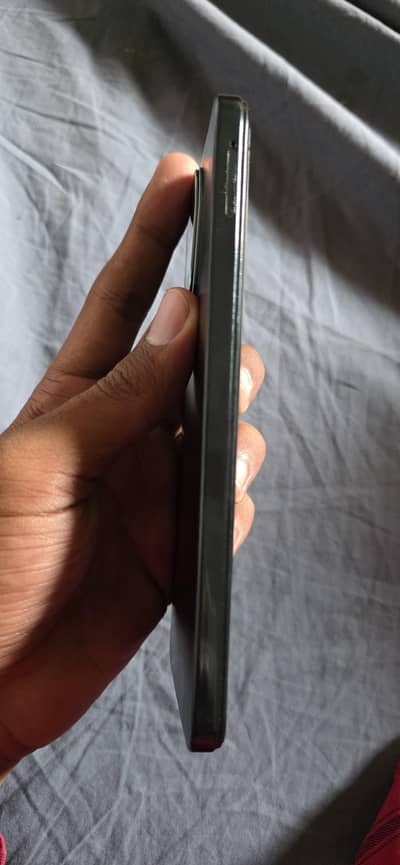 Vivo y28