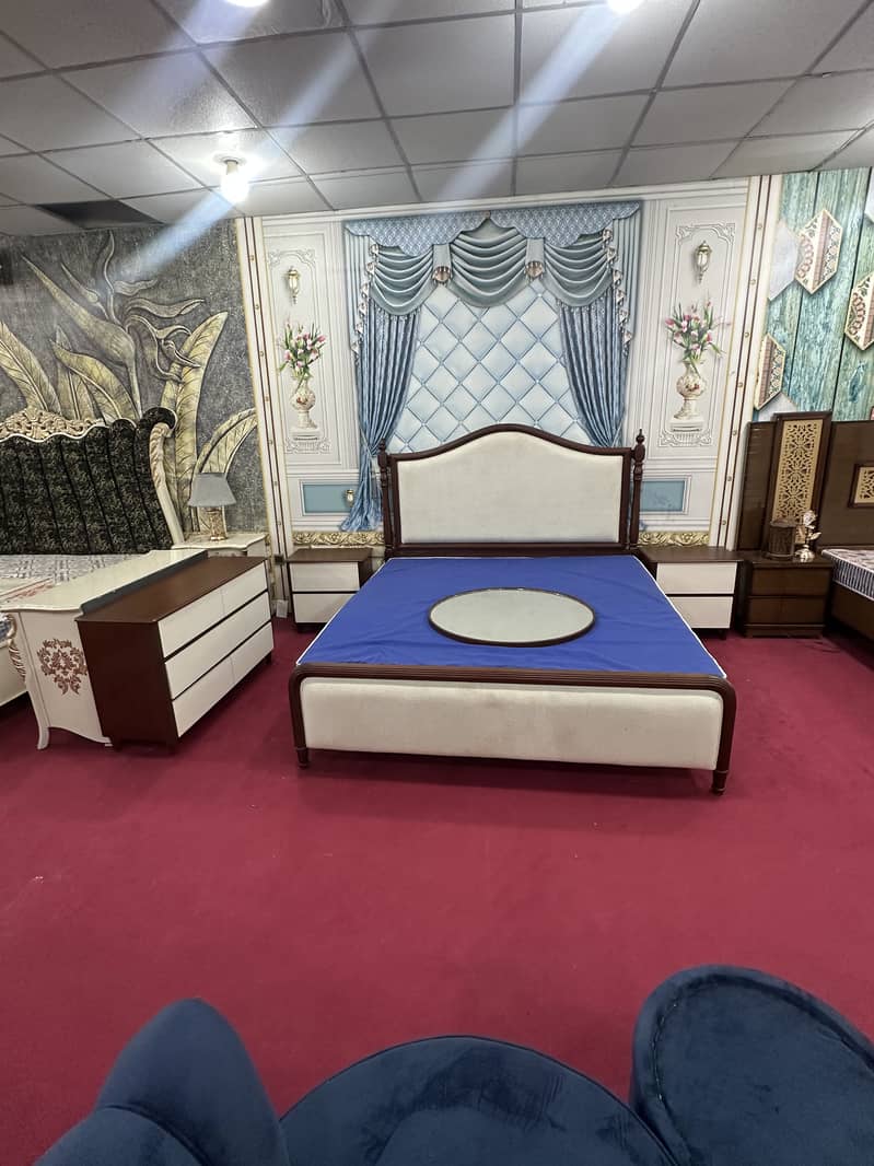 Bed dressing and two side table fully solid new article low price 7