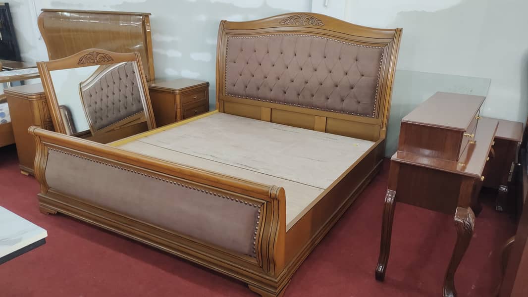 Bed dressing and two side table fully solid new article low price 12