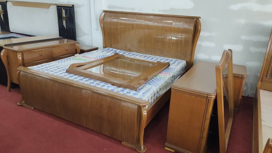 Bed dressing and two side table fully solid new article low price 13