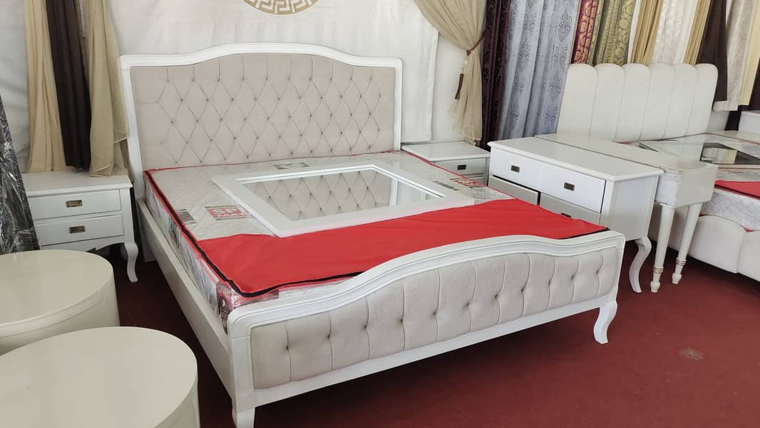 Bed dressing and two side table fully solid new article low price 15