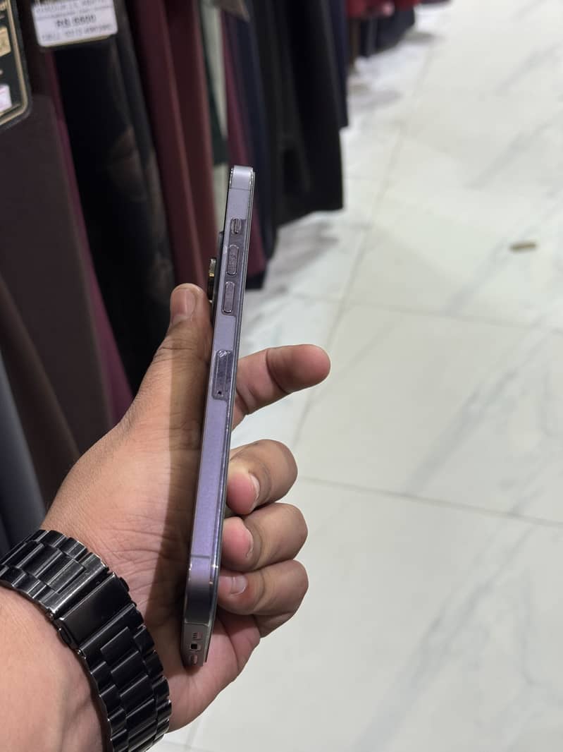 Iphone 14pro max 3
