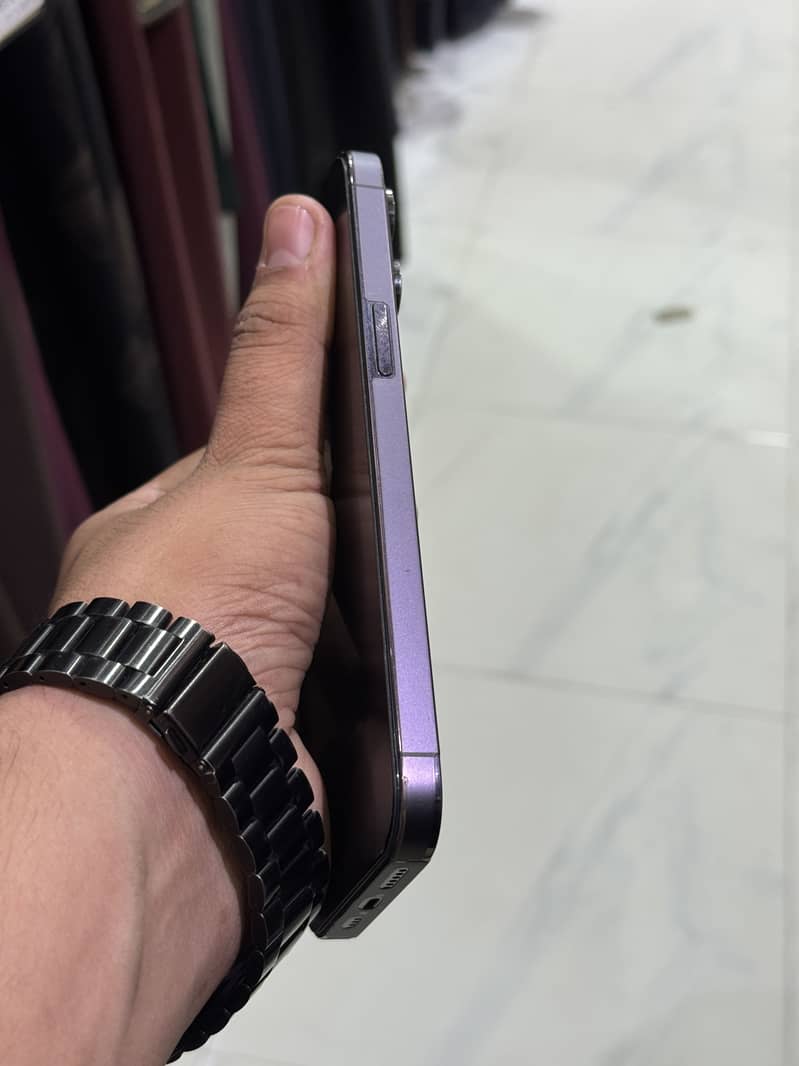 Iphone 14pro max 5