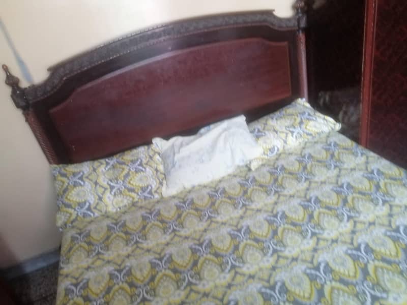 double bed king size with bed set table with dressing table  complate 0