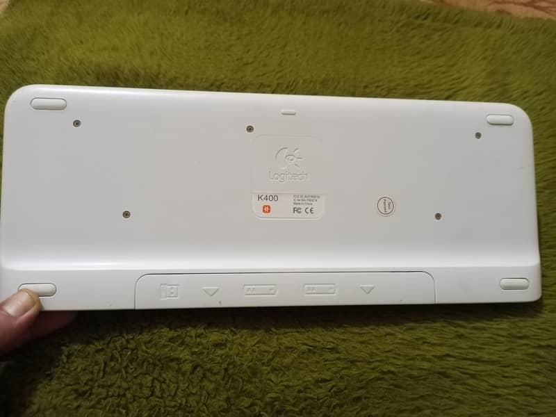 Logitech K400 2in1 Keyboard 2