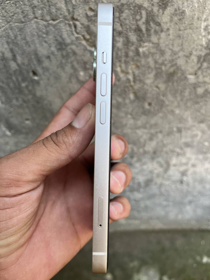 iPhone 13 6