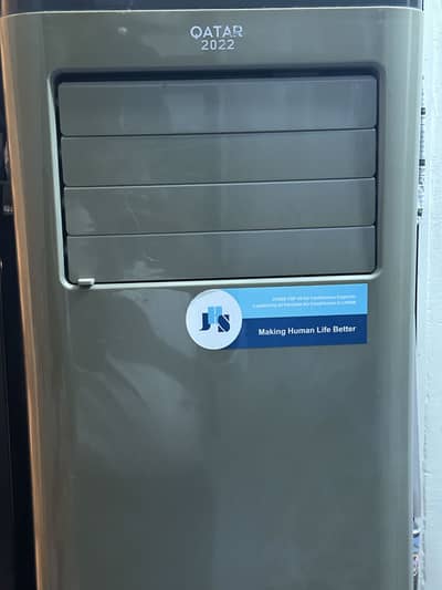 Portable AC in Excellent condition Qatar football (2022 model )
