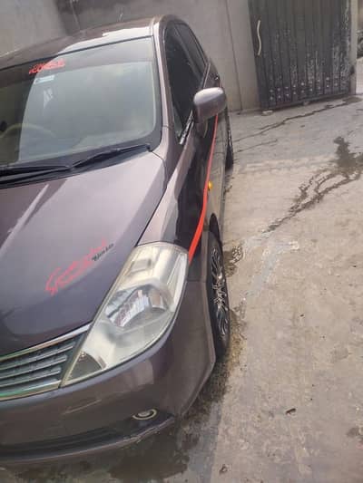Nissan Tiida 2012