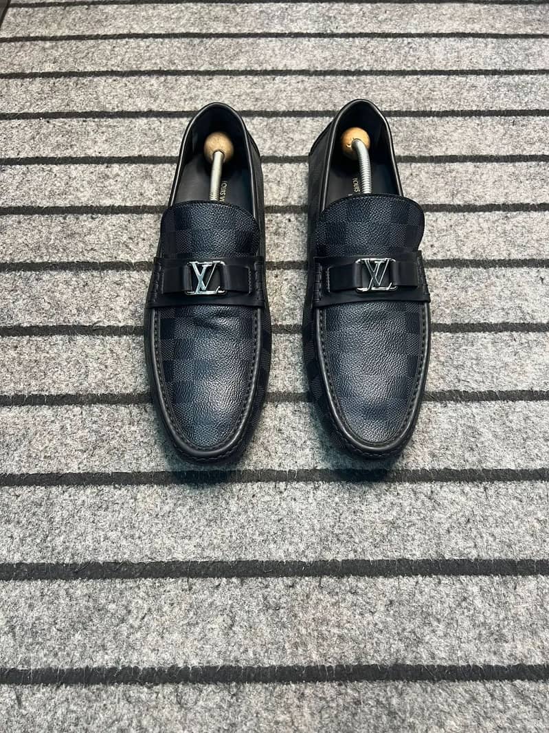 Lv loafers 0