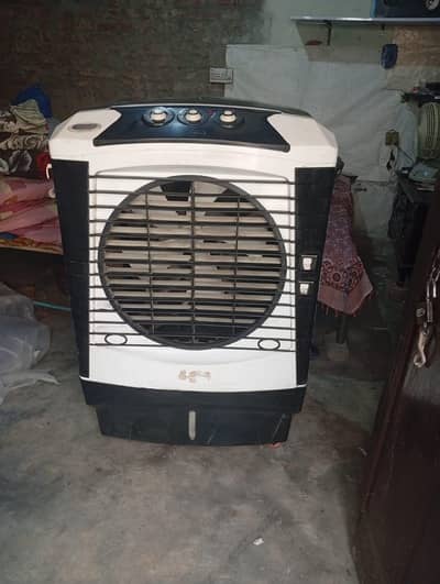 220 volt new Asia room cooler for urgent sale 1 season used