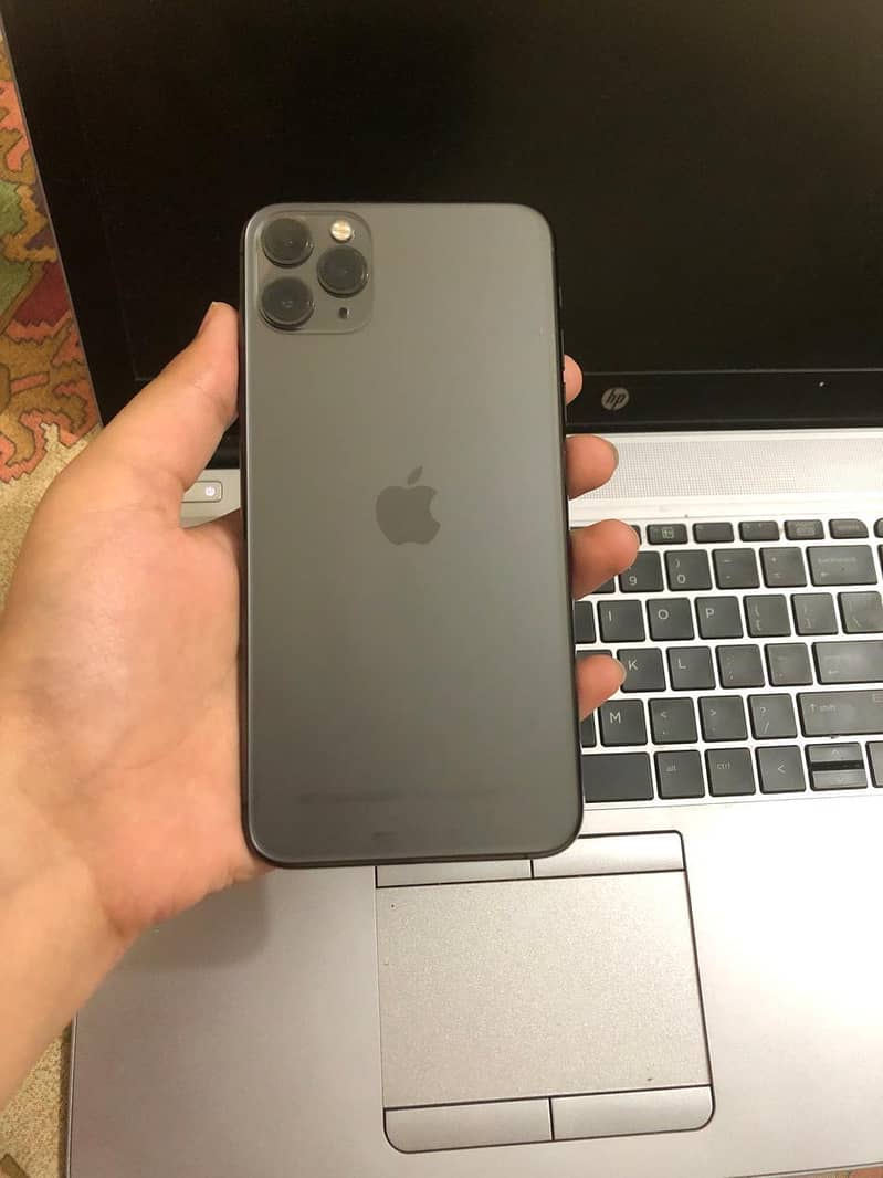 iPhone 11 Pro Max  display message 0