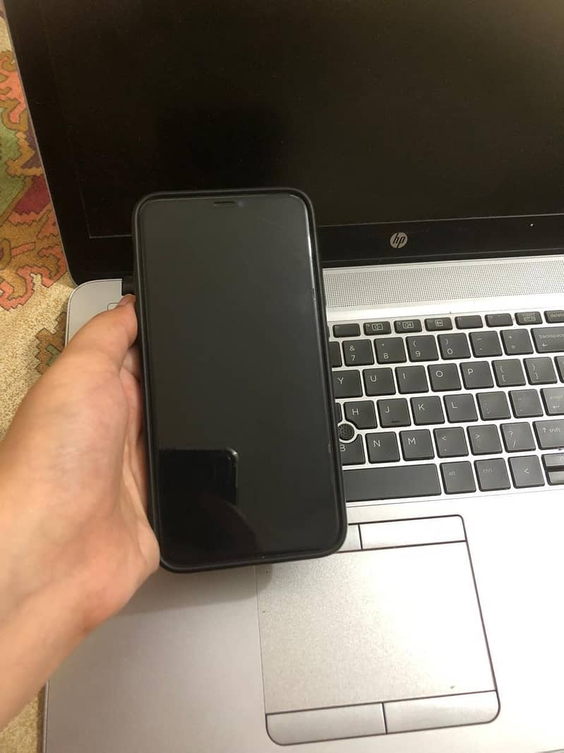 iPhone 11 Pro Max  display message 1