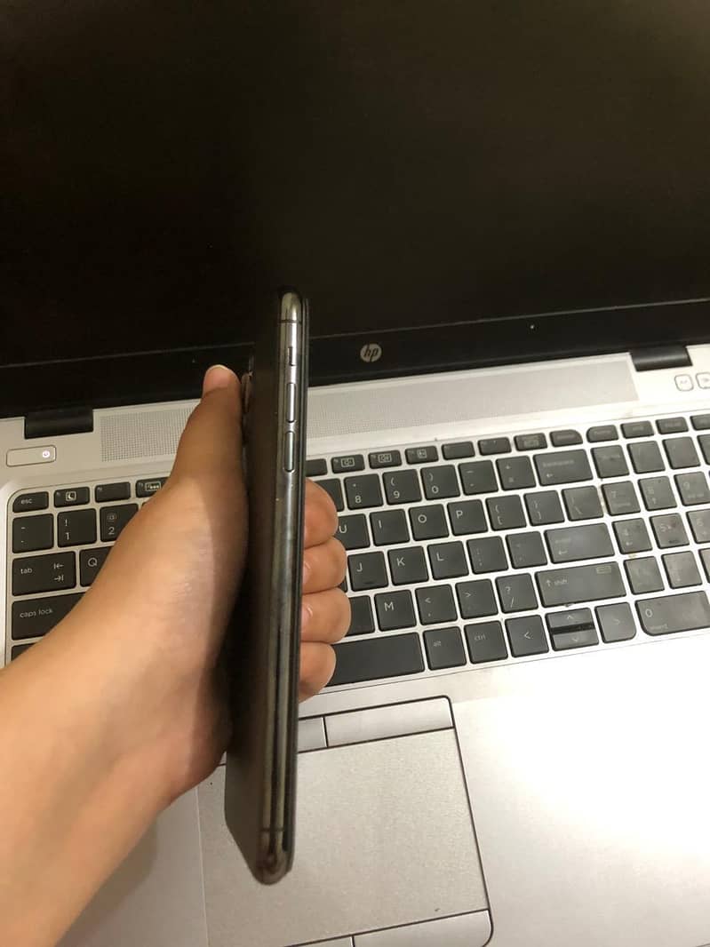 iPhone 11 Pro Max  display message 8