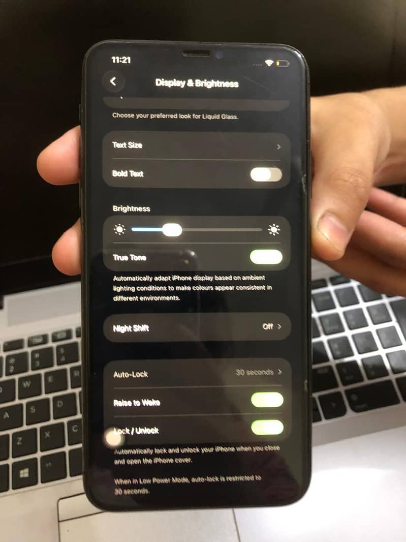 iPhone 11 Pro Max  display message 9
