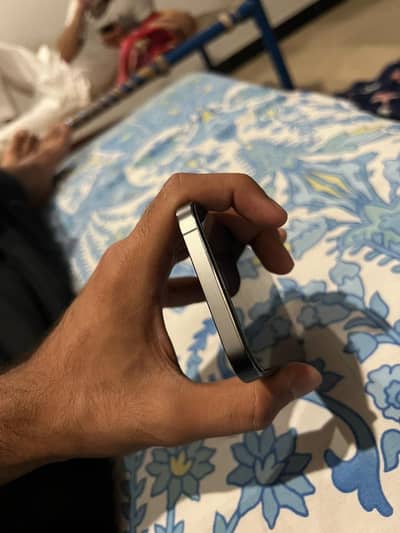 12 PRO NON PTA