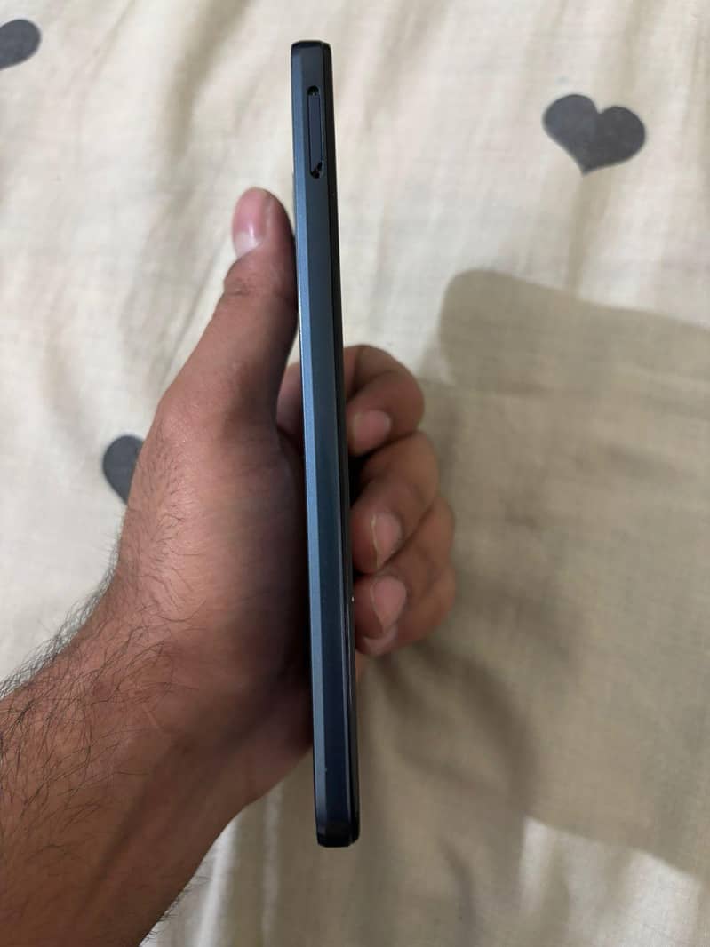 Motorola E32 3