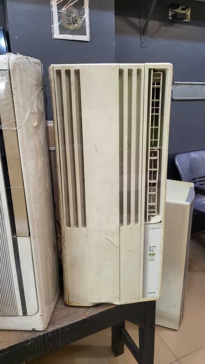 JAPANESE WINDOW SHIP AC 110 AND 220 LOW ELECTRICITY CONSUMING
