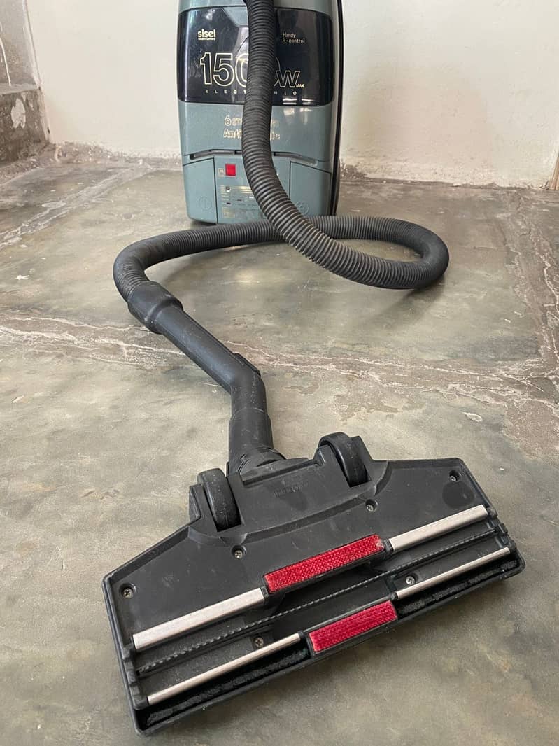 Vacuum cleaner 4