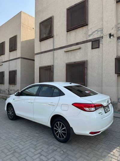 Yaris Ativ CVT 1.3  1st Owner