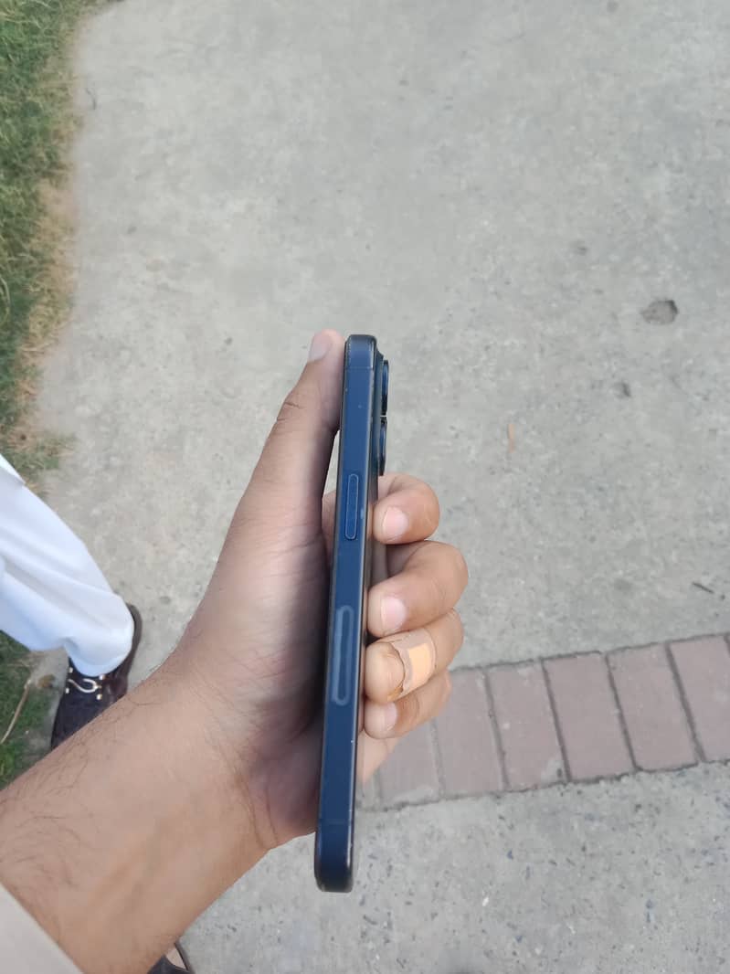iphone 15 pro 4