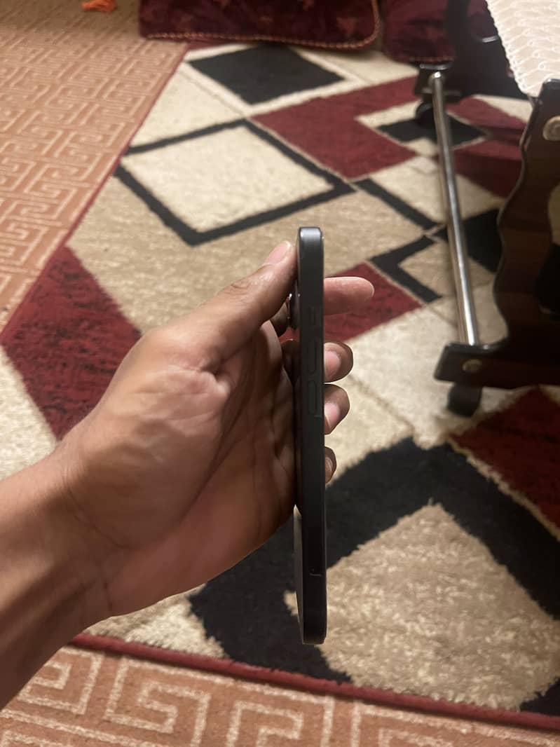 Iphone 13 4