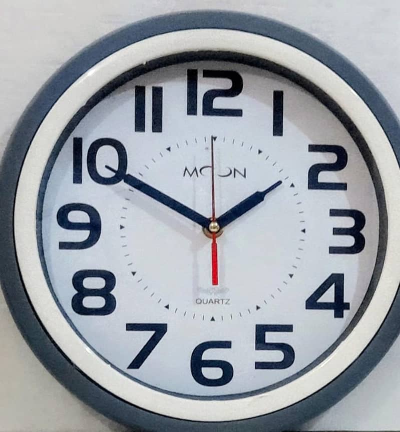 MooN wall clocks 0