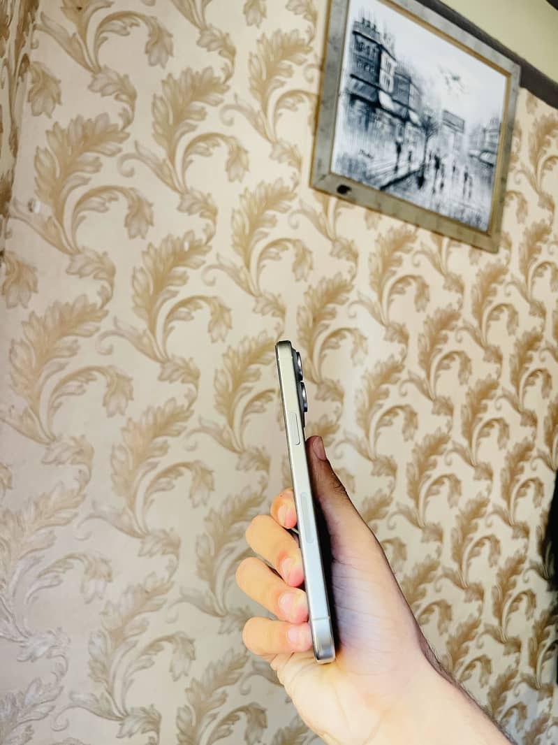 Iphone 15 PRO MAX 1