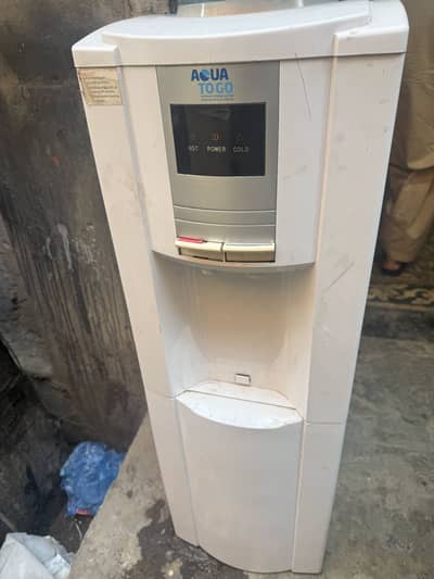 Aqua water dispenser