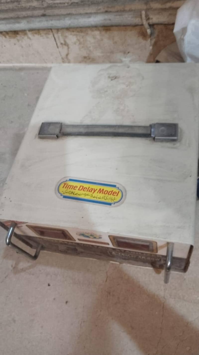 Universal voltage stabilizer 1