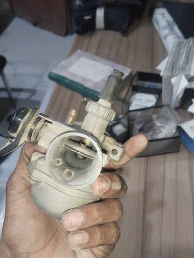 cd70 carburator geniune sab okay hai average bhi achi hai