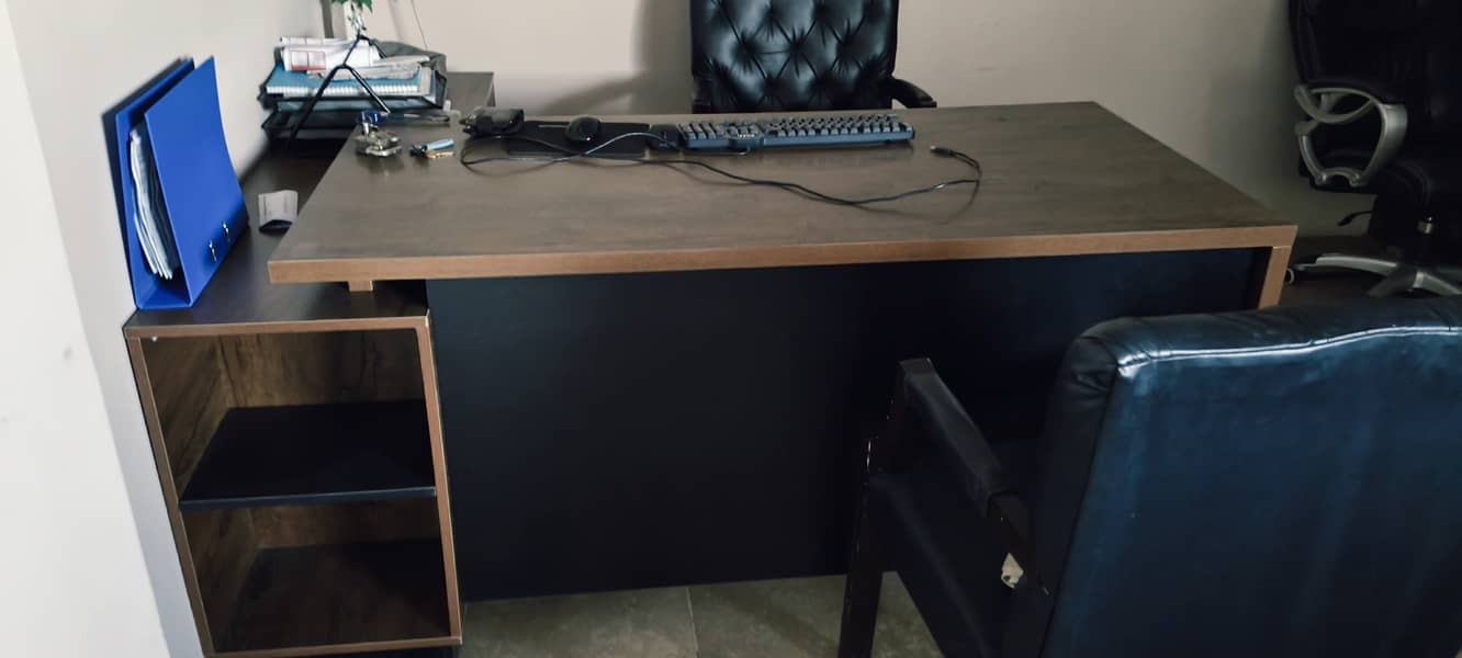 Executive high class Table 3