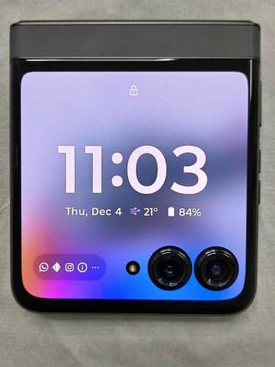 Motorola RAZR 50 2024 Flip 8gb/256gb 10/10 Better than Samsung Z Flip