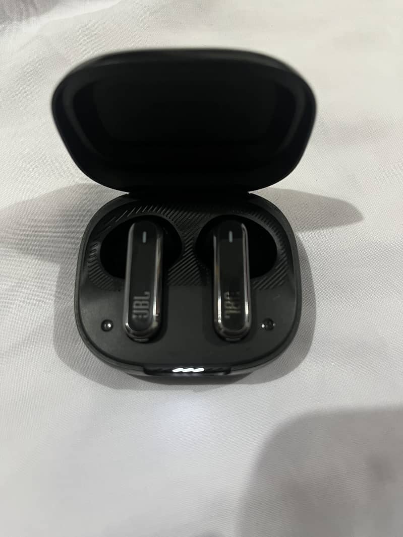 JBL live flex ear buds 1