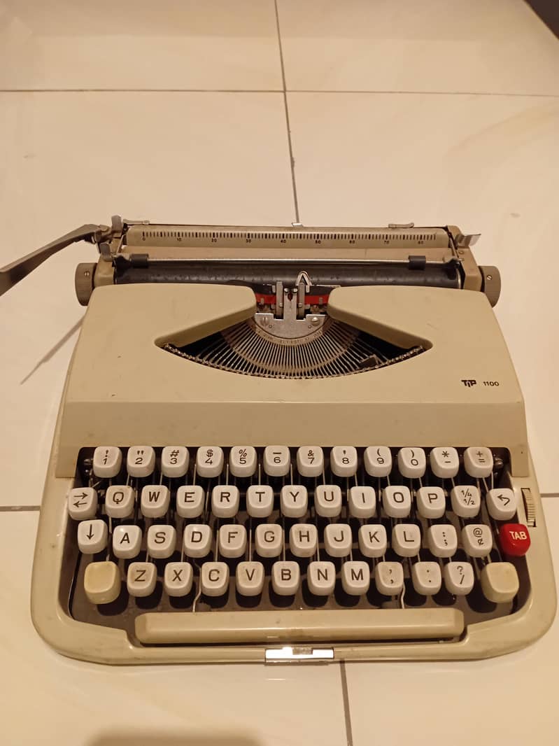 Antique type writer 1
