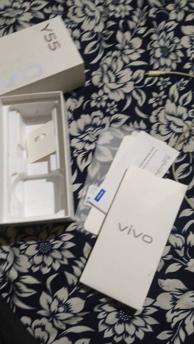 vivo y55 with box