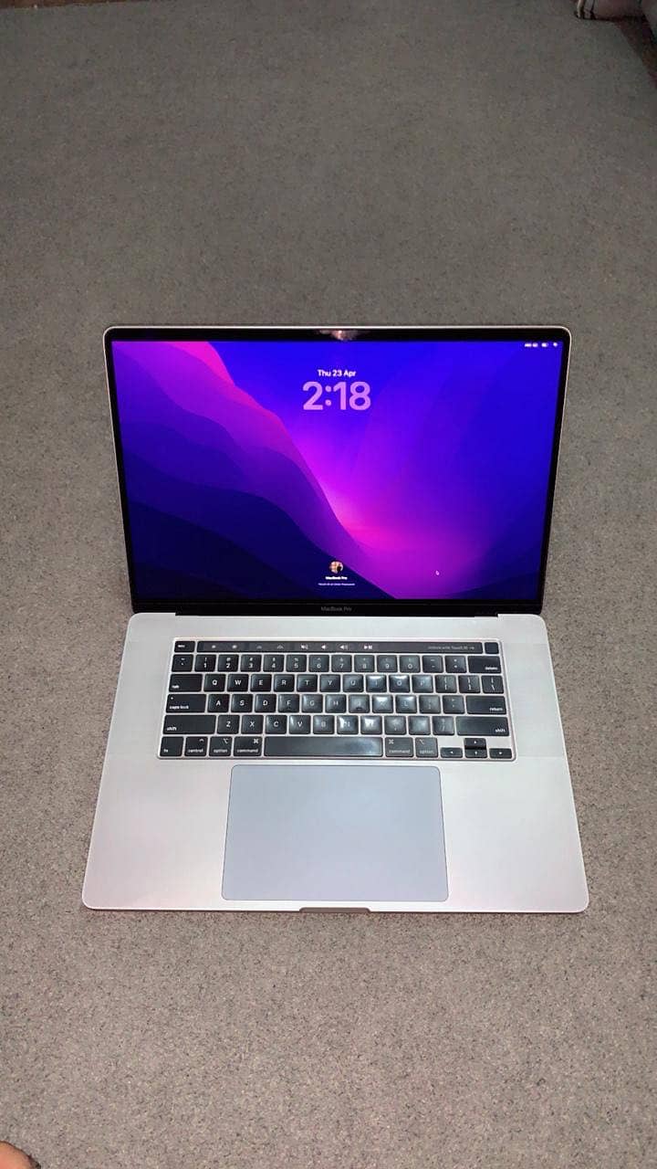 MacBook Pro 0