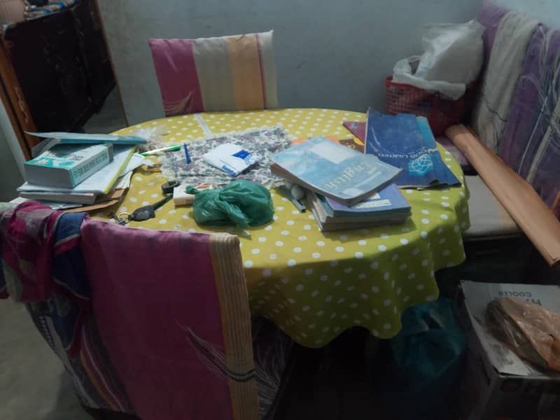 Dining Table 0